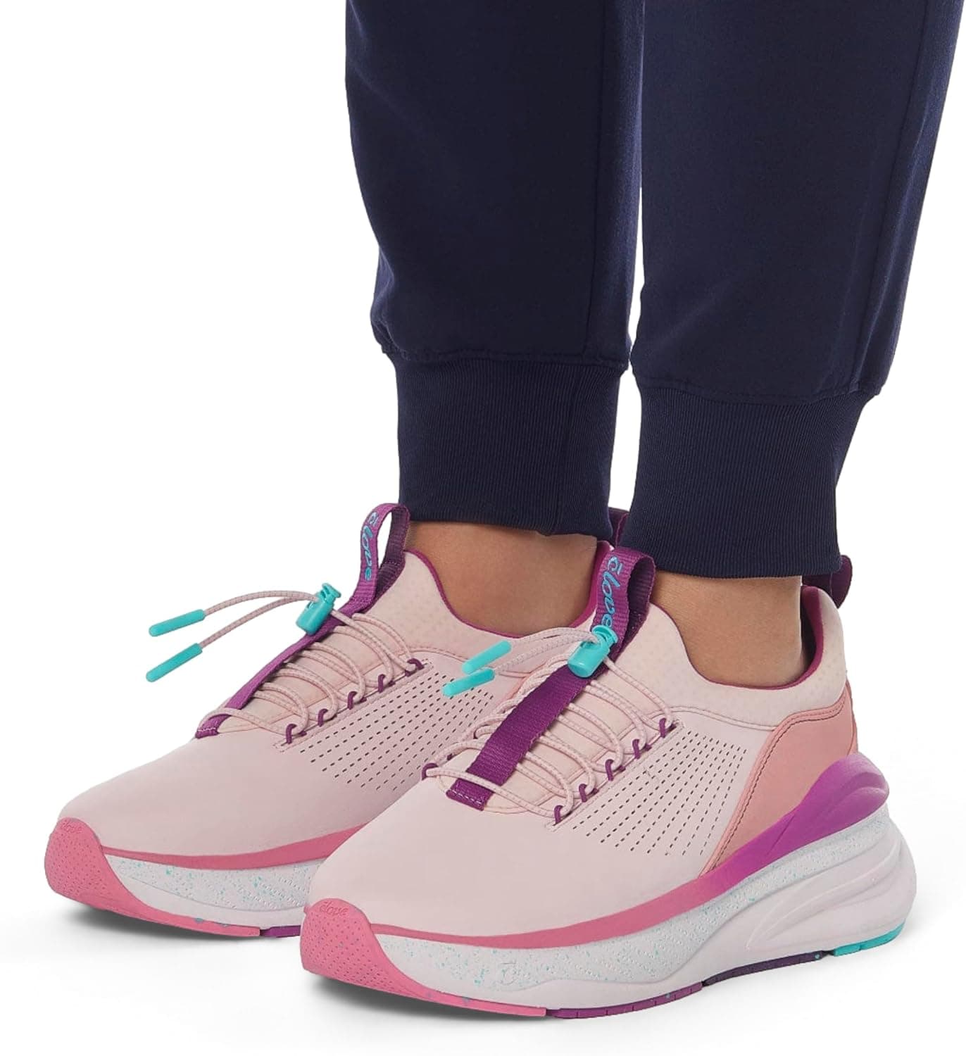 clove Forte fluid-resistant no-tie work sneakers for shifts - image 2