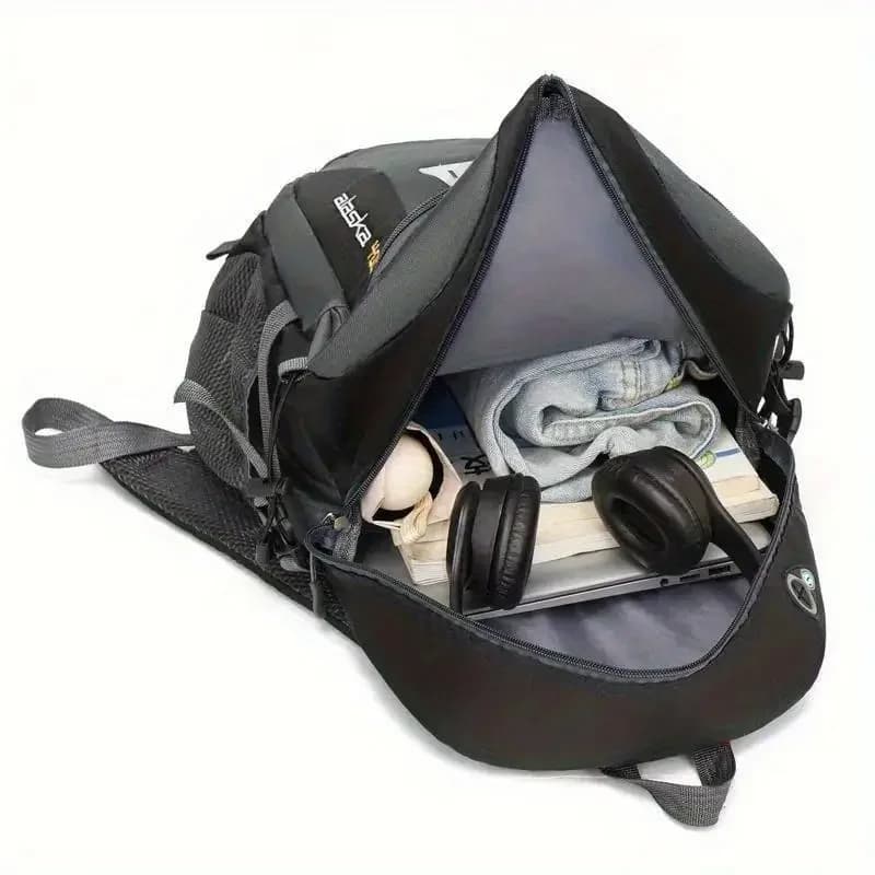 40L Lightweight Hiking Daypack Backpack for Men & Women - image 3